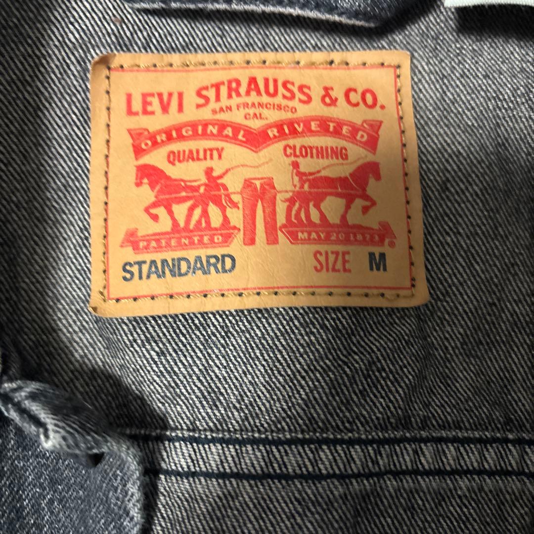 も*ぺ様 【最終値下げ】LEVI’S デニムジャケット ブラック M