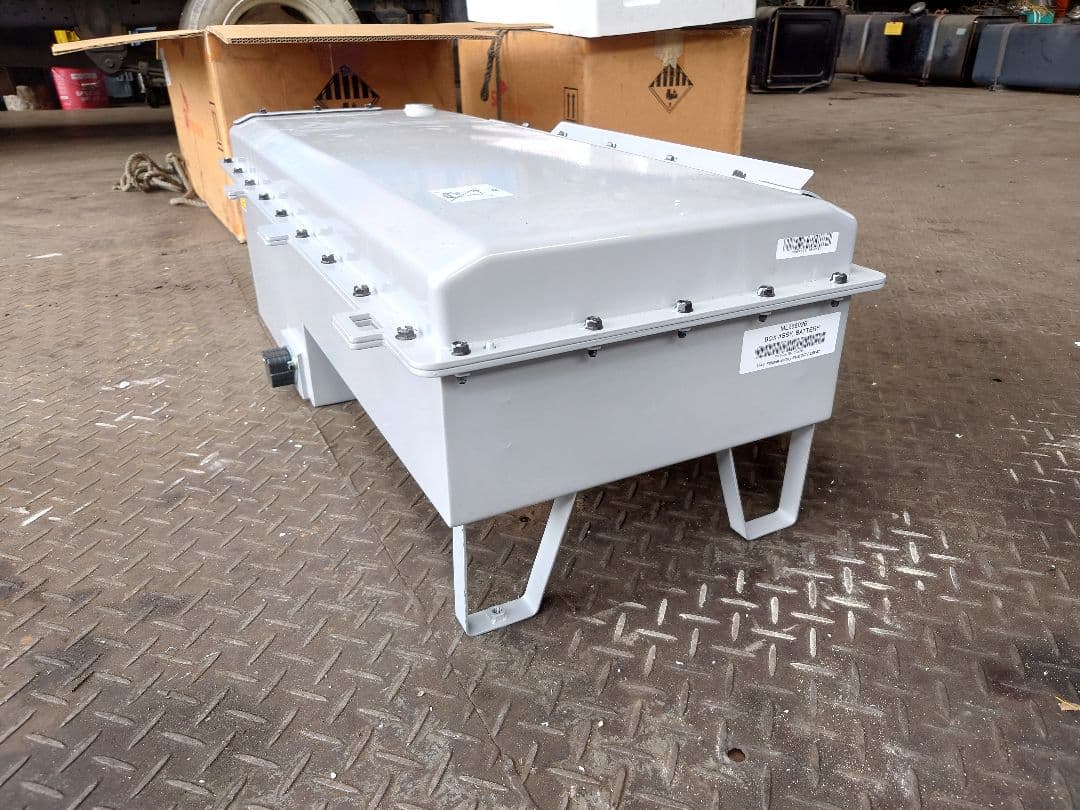 ML268026　三菱ふそう　キャンターハイブリッドバッテリー