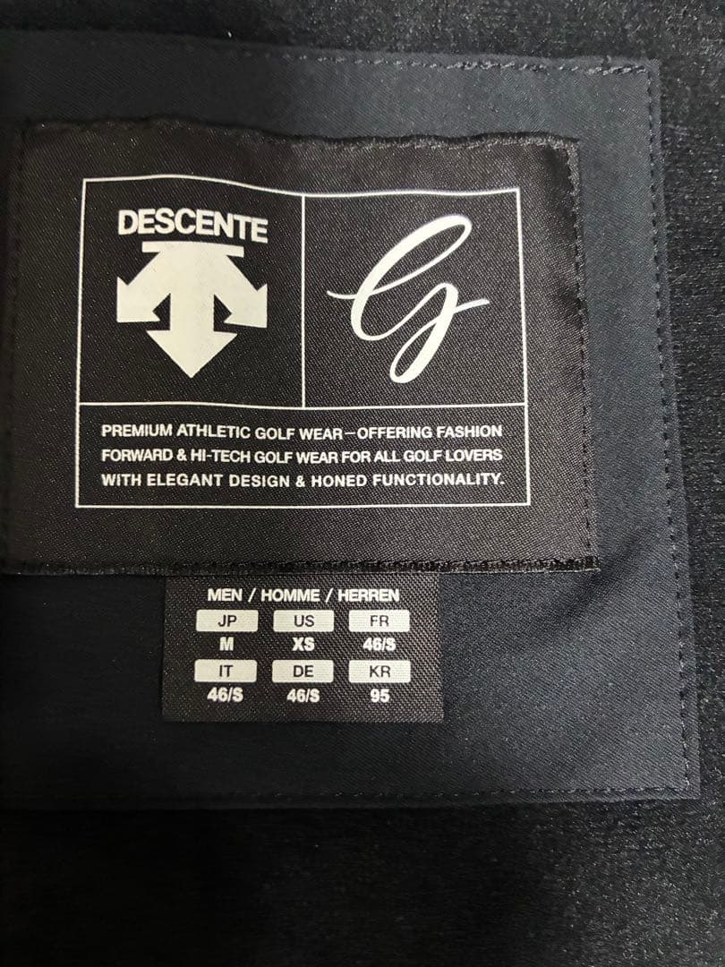 デサントゴルフ　中綿ベスト　ブラック　Mサイズ