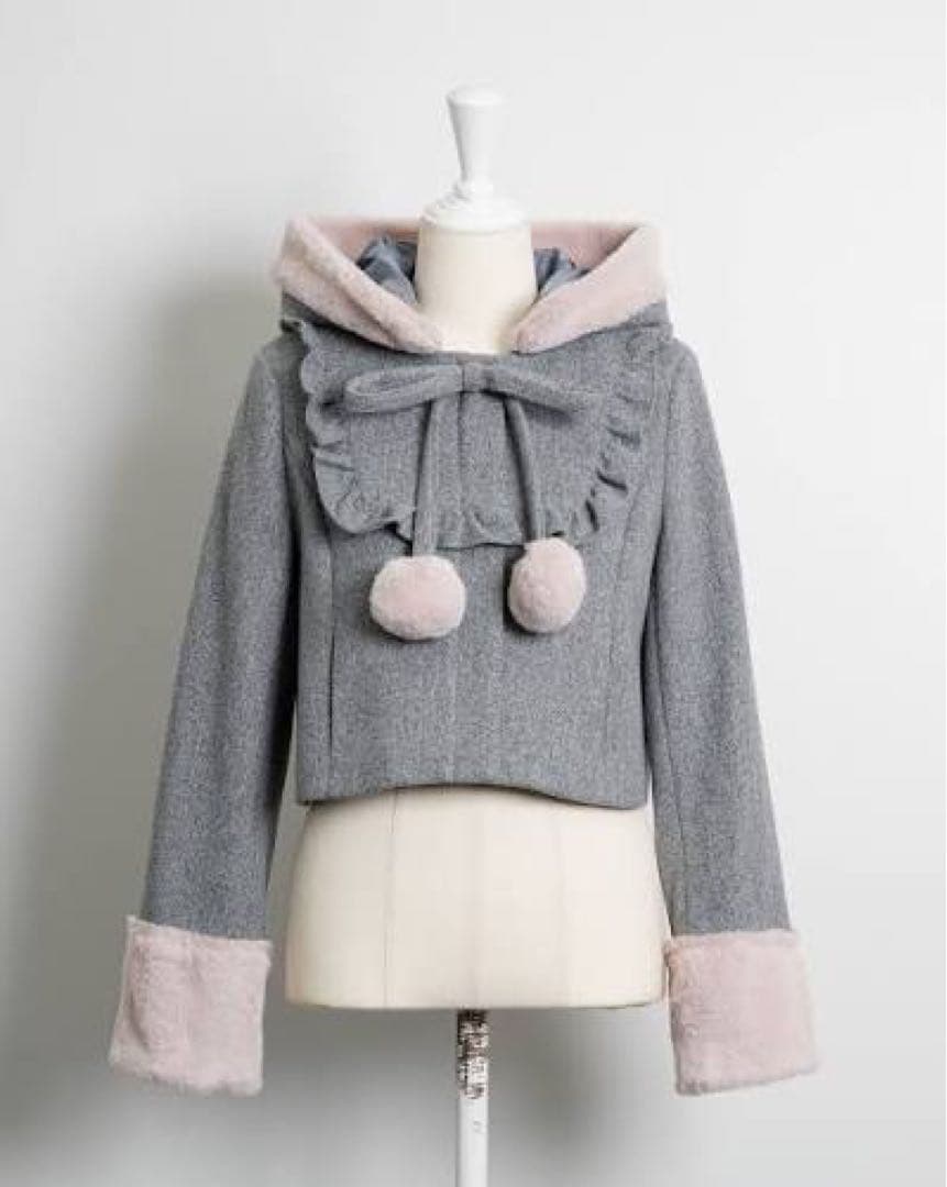 pium ファーリボンヨークフリルショートコート グレー