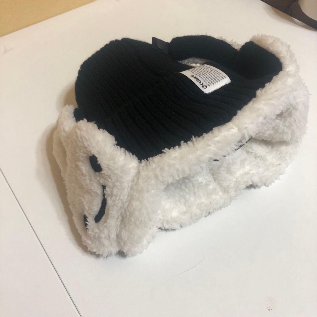 キューン　リバーシブルニット帽　　黒、白