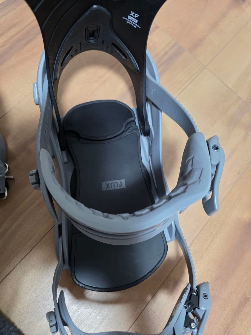 スノーボード ビンディング FLUX XFナチュラルウッド　Mサイズ