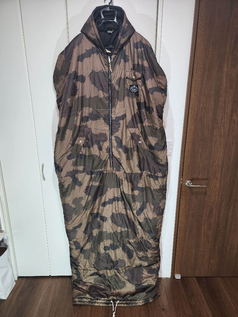 着られる寝袋　シュラフ　REVERSIBLE POLeR