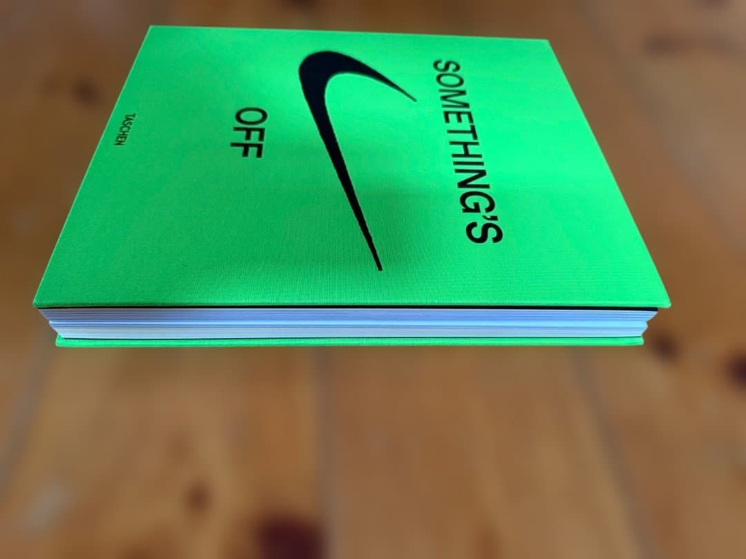 ナイキ SOMETHING'S OFF Virgil Abloh vuitton