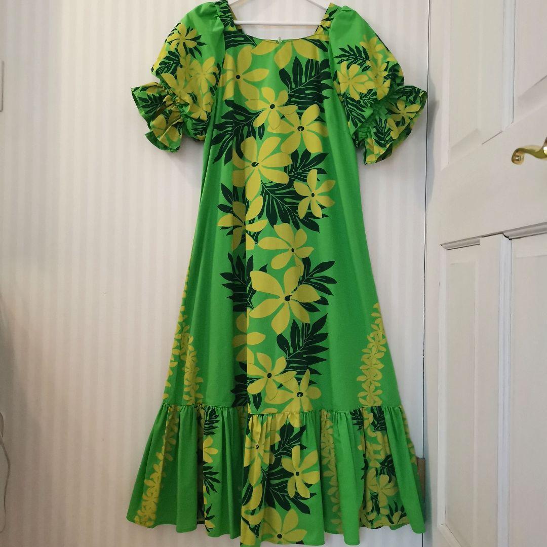 フラダンス　ハワイアンムームー 緑と黄色の花柄リゾートワンピース