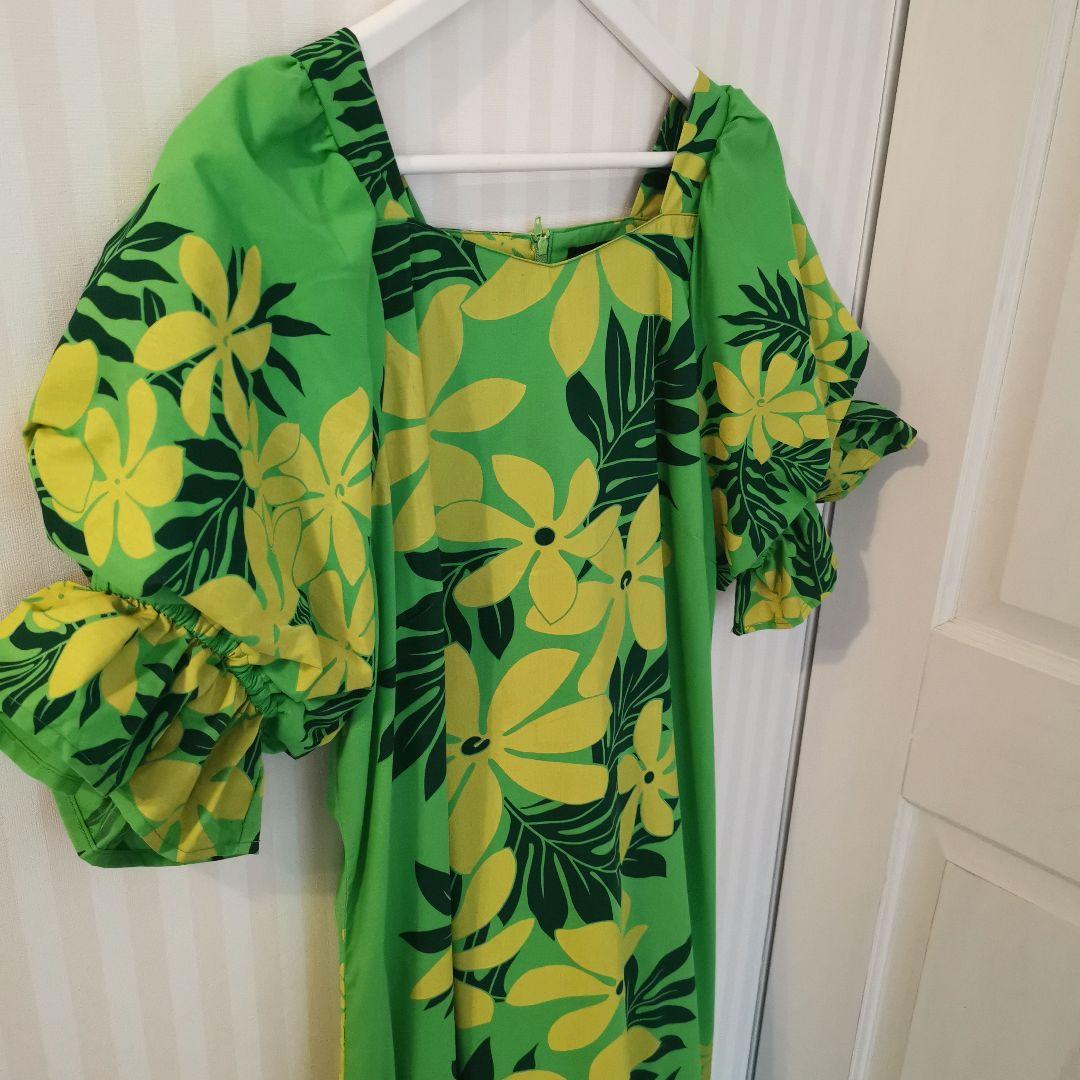 フラダンス　ハワイアンムームー 緑と黄色の花柄リゾートワンピース