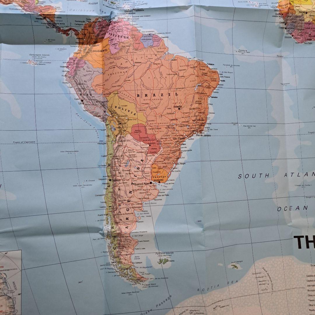 世界地図 The World English Edition 世界旅行が好きな方