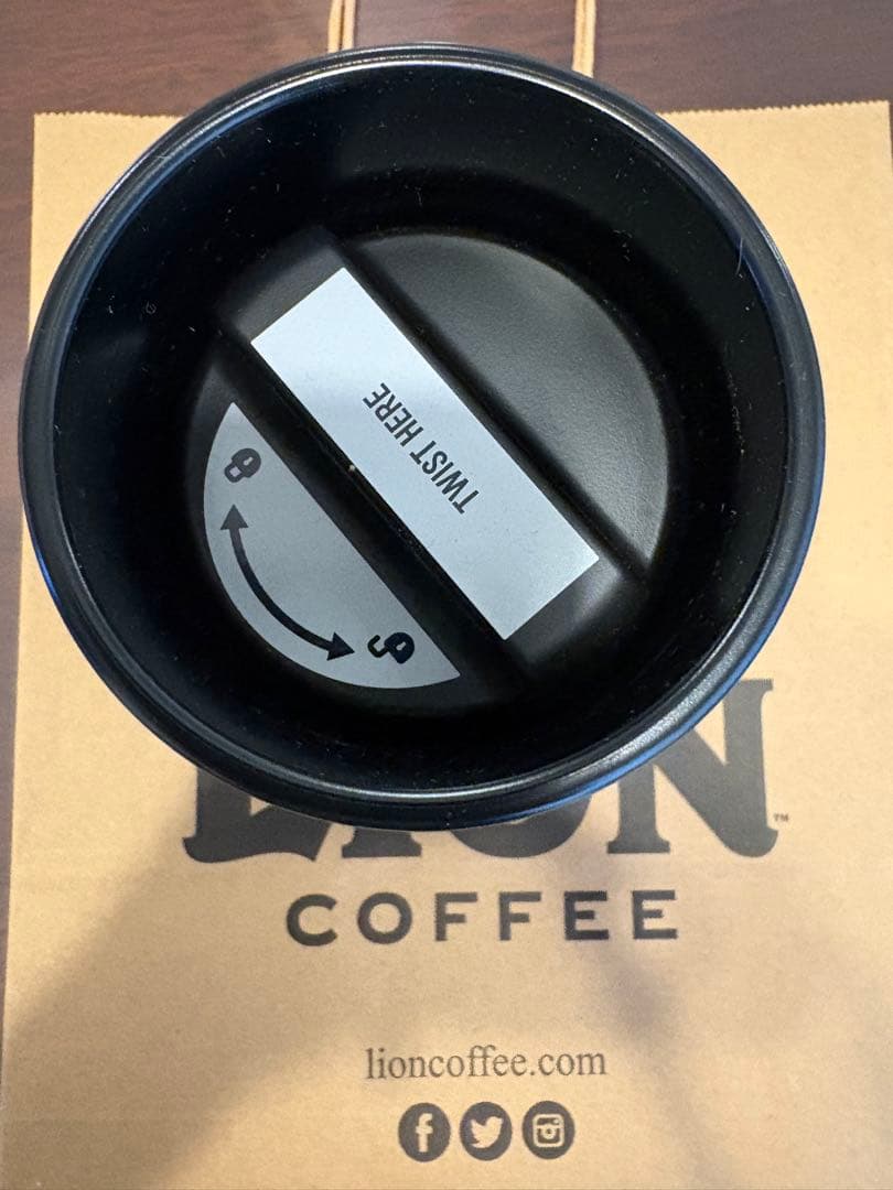 YETI Rambler イエティとライオンコーヒーコラボマグカップ