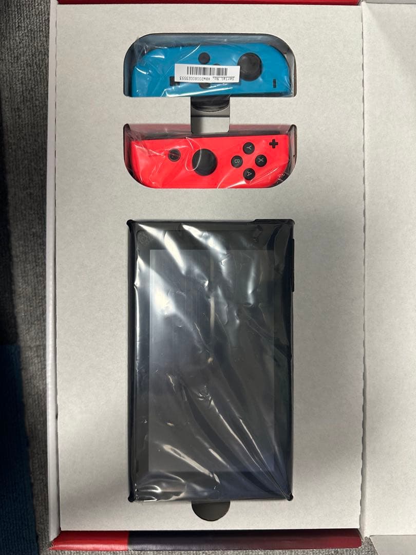 Nintendo Switch 本体　ケース&ソフト2つ