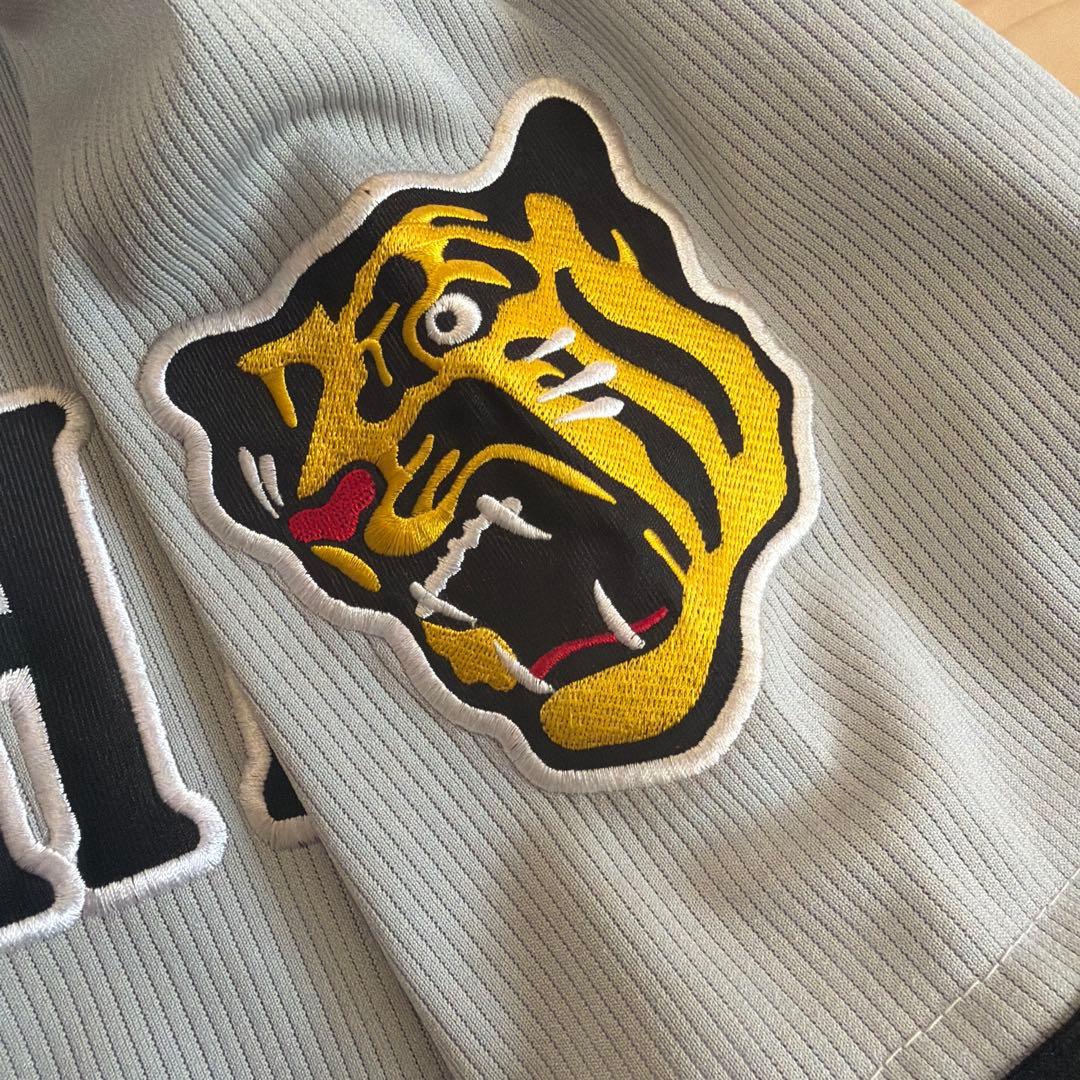 阪神タイガース　藤川ユニフォームＬサイズ　ファイテンネックレス付き