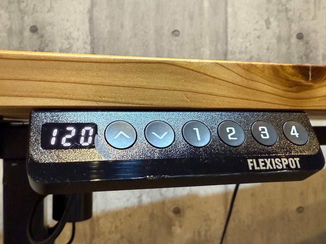 ★中古格安！Kanademono 無垢杉板　電動昇降 スタンディングデスク