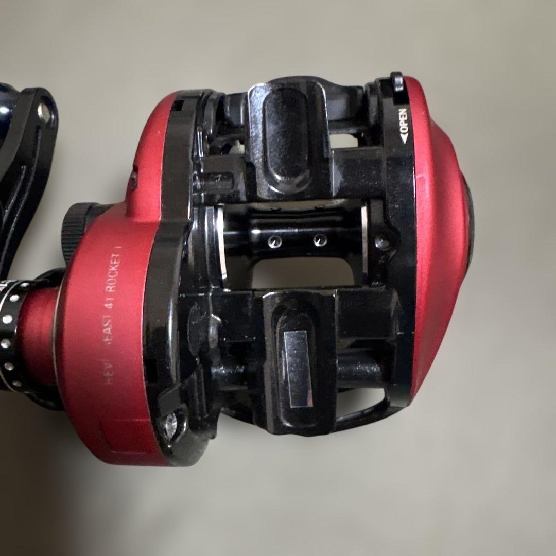 アブ　レボビーストロケット　バリアル110