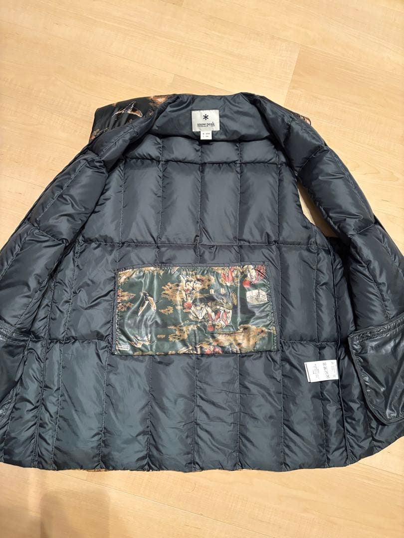 スノーピークダウンベスト　peak 風景柄プリント ノースリーブベスト