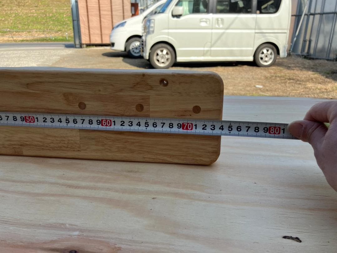 【バスケ】ボール、バッシュ置き 横置き　ゴム材 クリア塗装