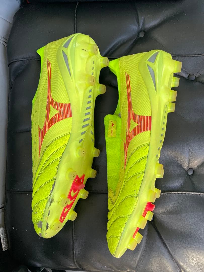 ミズノサッカースパイクモレリアネオ4 β モレリアネオ4ベータ　27cm