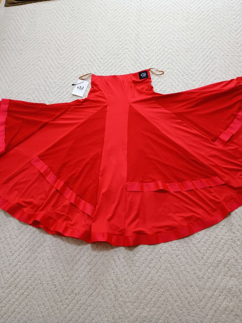 新品未使用タグ付gentil社交ダンス衣装ロングスカート赤