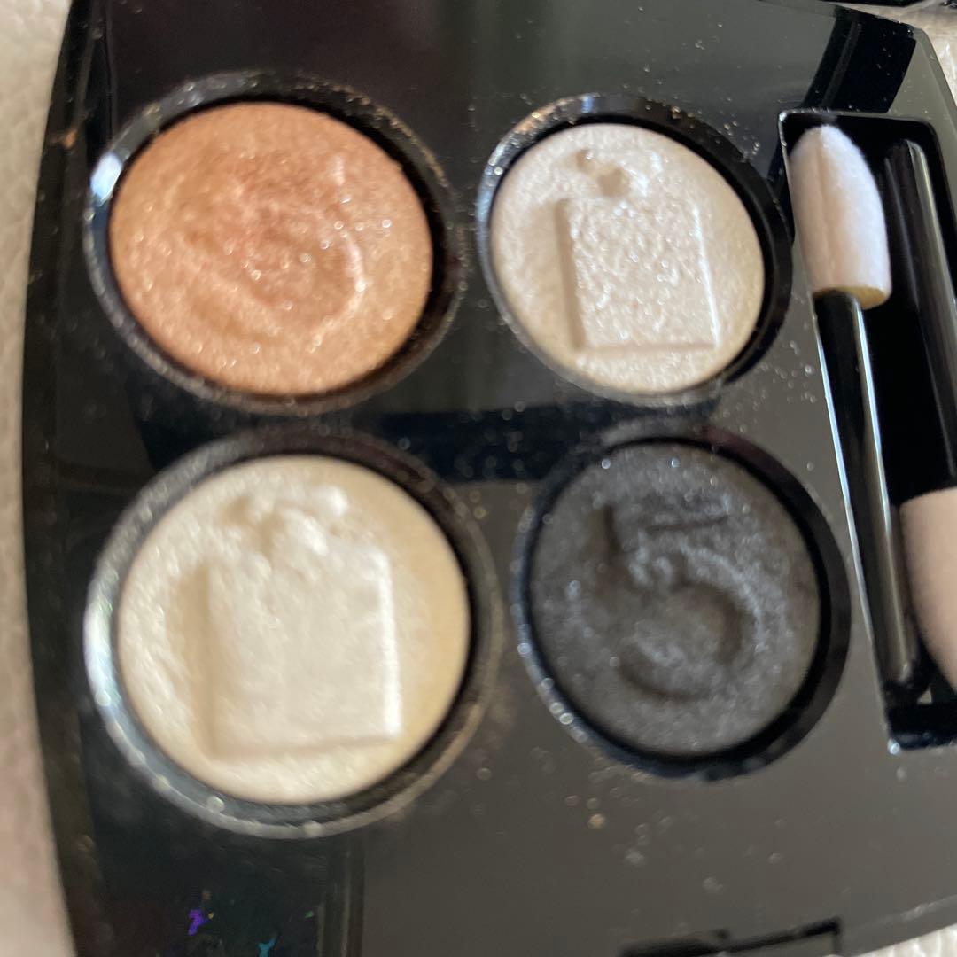 CHANELレキャトルオンブル　No.5