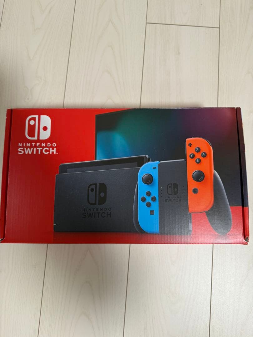 任天堂Switch本体（純正キャリングケース付き）