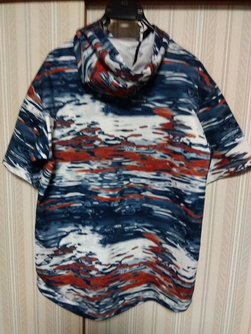 北海道日本ハムファイターズ　OAKLEY フード付き半袖　カジュアルウェア　L