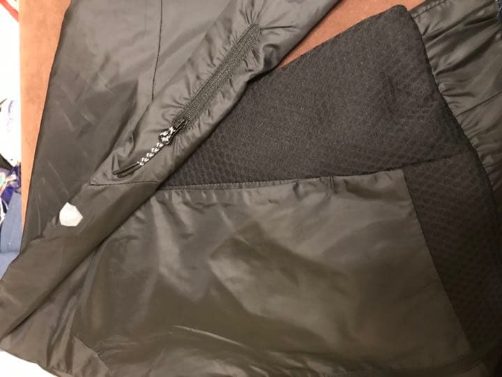 asics トレーニング ウインド ジャケット新品Mサイズお値下げ