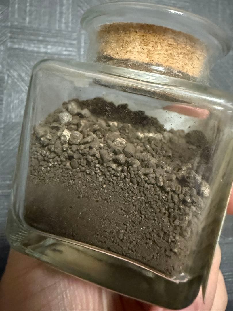 旧広島市民球場の土(2010年)