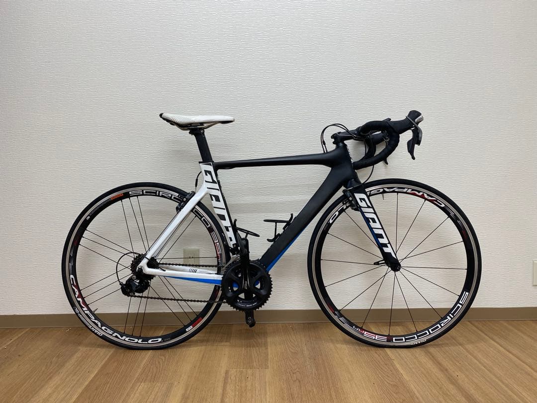 Giant カーボンロードバイク Campagnoloホイール