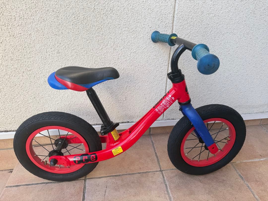 GIANT バランスバイク 赤/青