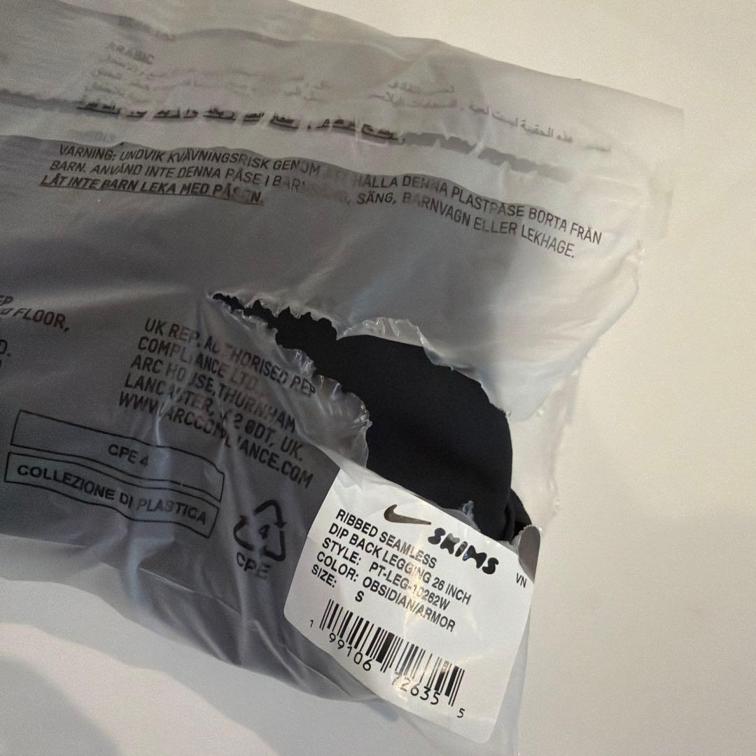 nike skims 26 legging Mサイズ