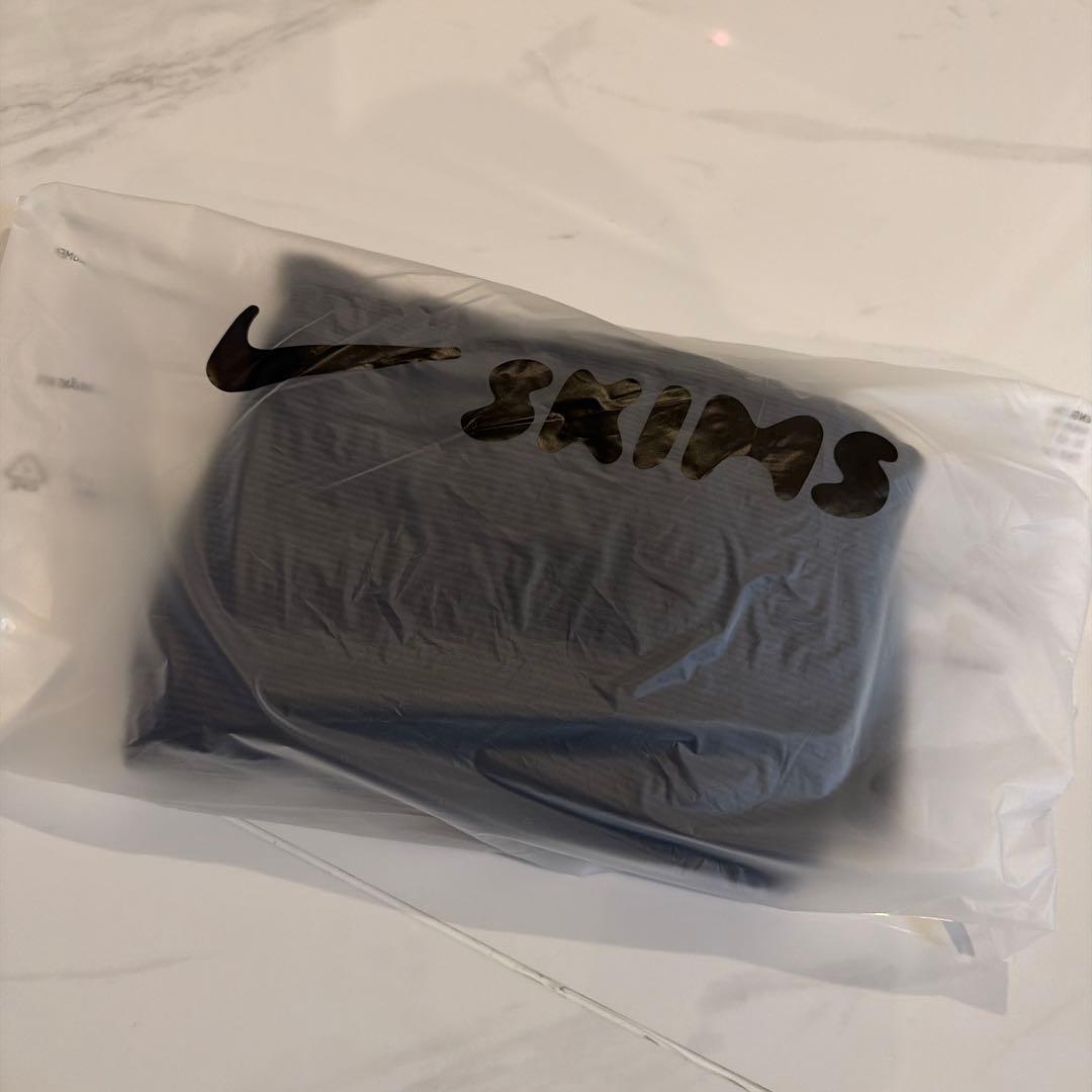 nike skims 26 legging Mサイズ