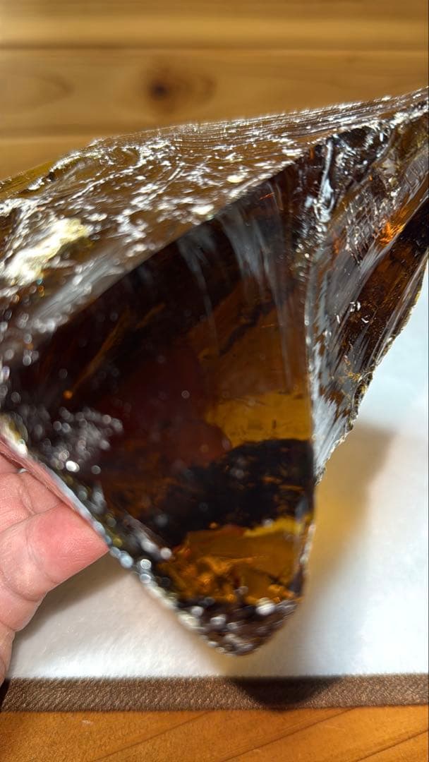 ①天然色 ジャワ島産火山性ガラス ブランデーシトリン色 原石 1.4~1.5kg