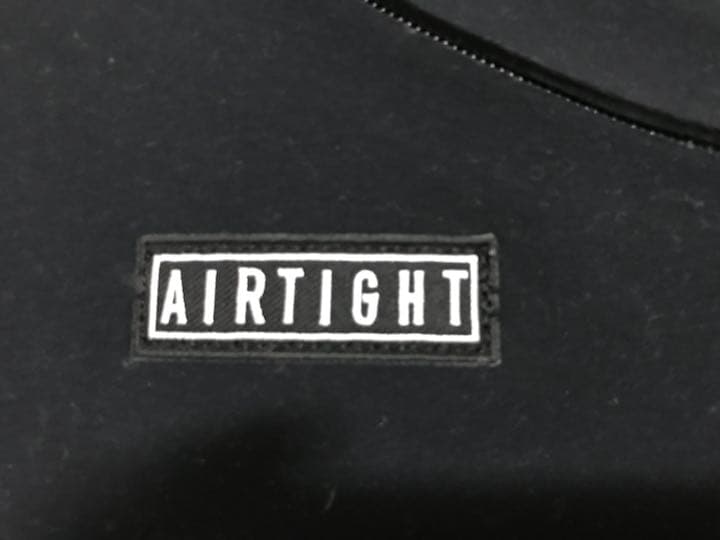 Airtight ウェットスーツ