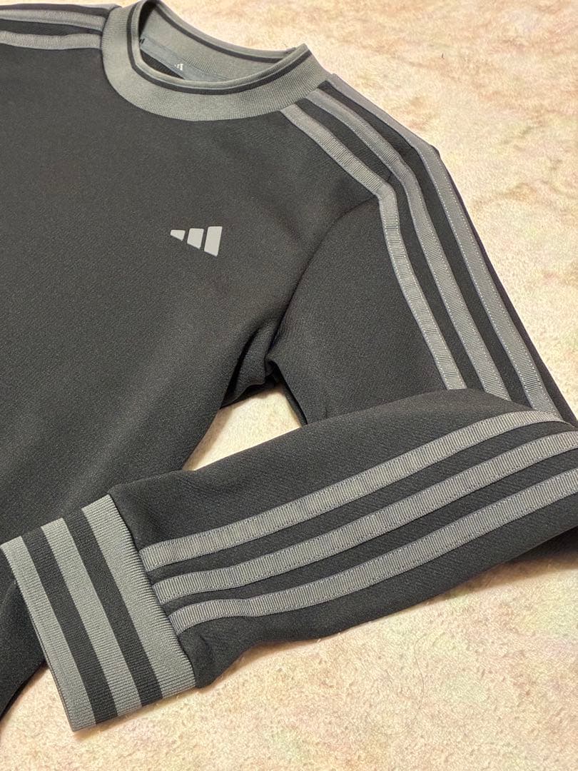 新品　M アディダス レア　セットアップ　黒モックネック　白マイクロショーパン