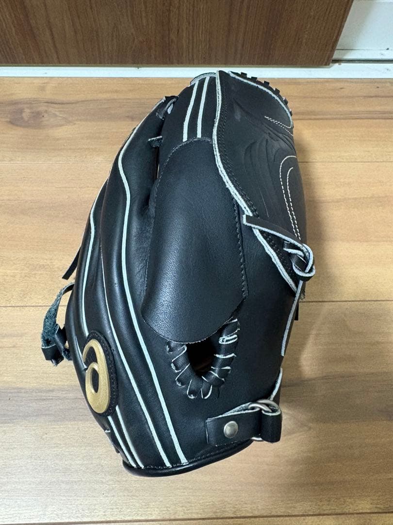 美品　asics GOLDSTAGE ダルビッシュモデル. 軟式野球グローブ