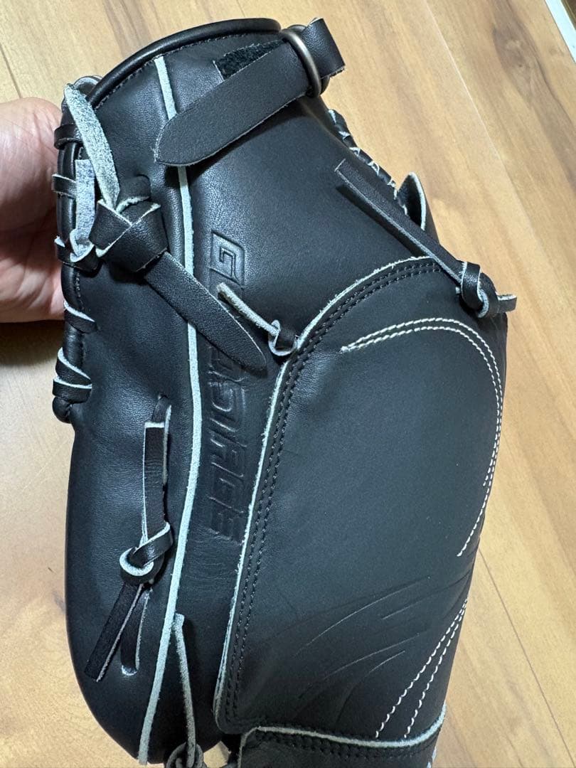 美品　asics GOLDSTAGE ダルビッシュモデル. 軟式野球グローブ