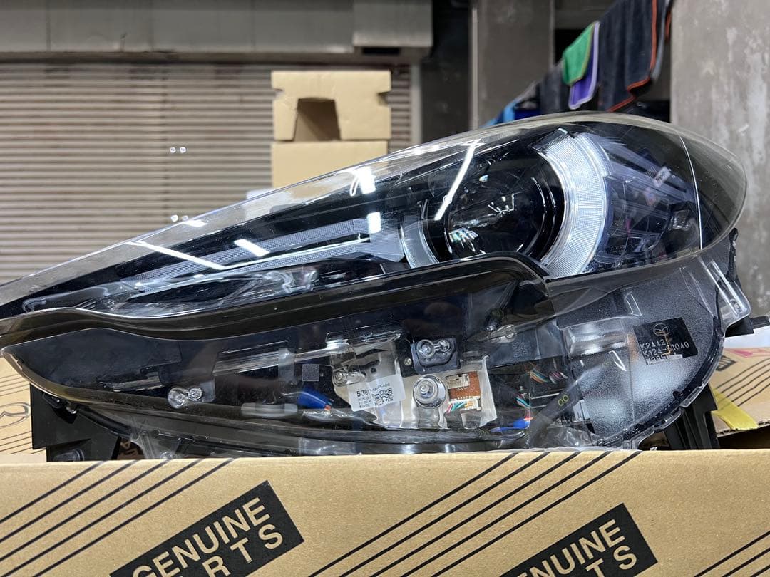 マツダ CX-5 6BA-KFEP 左（助手席側）純正LEDヘッドライト