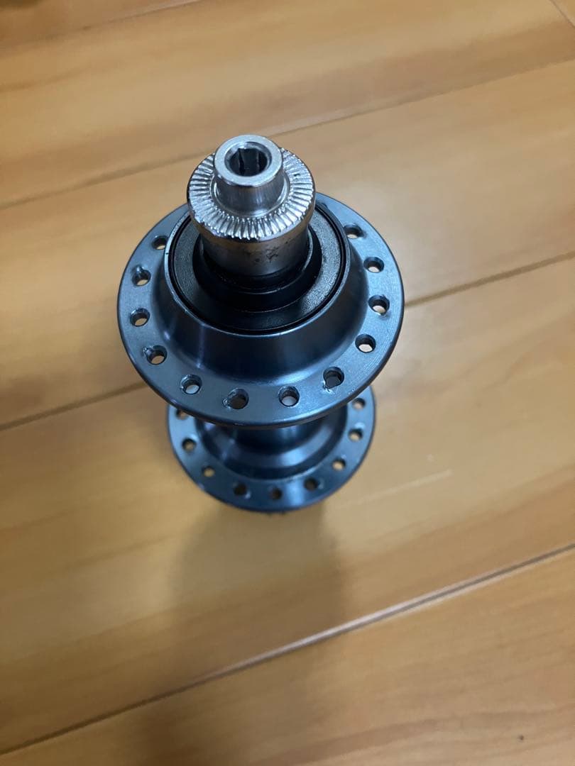 【最終値下げ】シマノ R7000系105 11速リムブレーキ用ハブ 32H