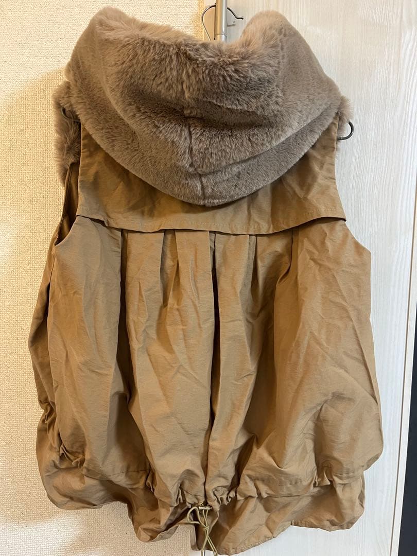 パシオーネ フェイクファー 切替コットンナイロンベスト サイズ38