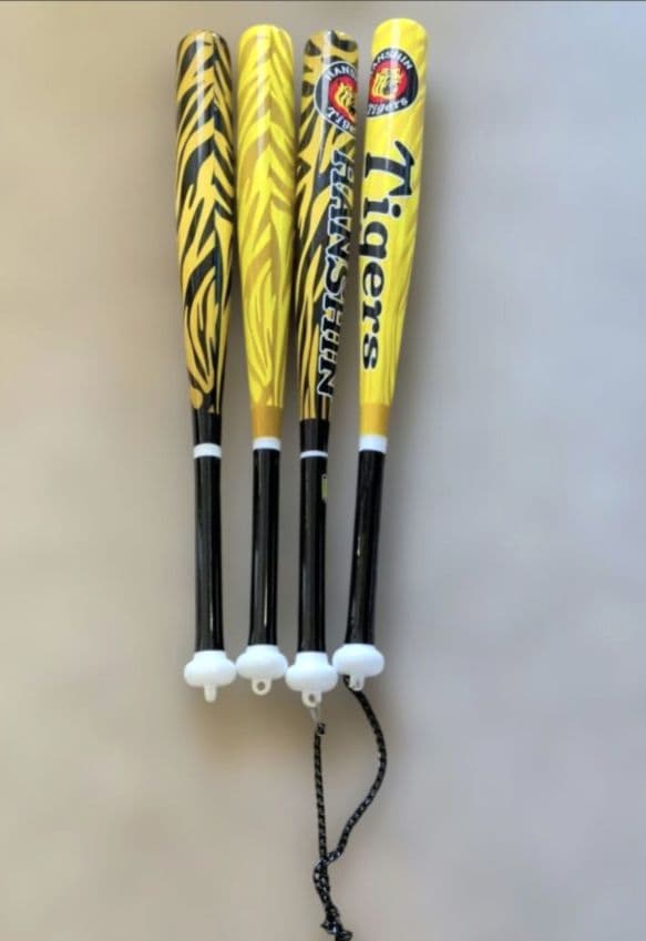 阪神タイガース 白×ピンクのユニフォーム＆キャップ＆応援バットのセット トラコ