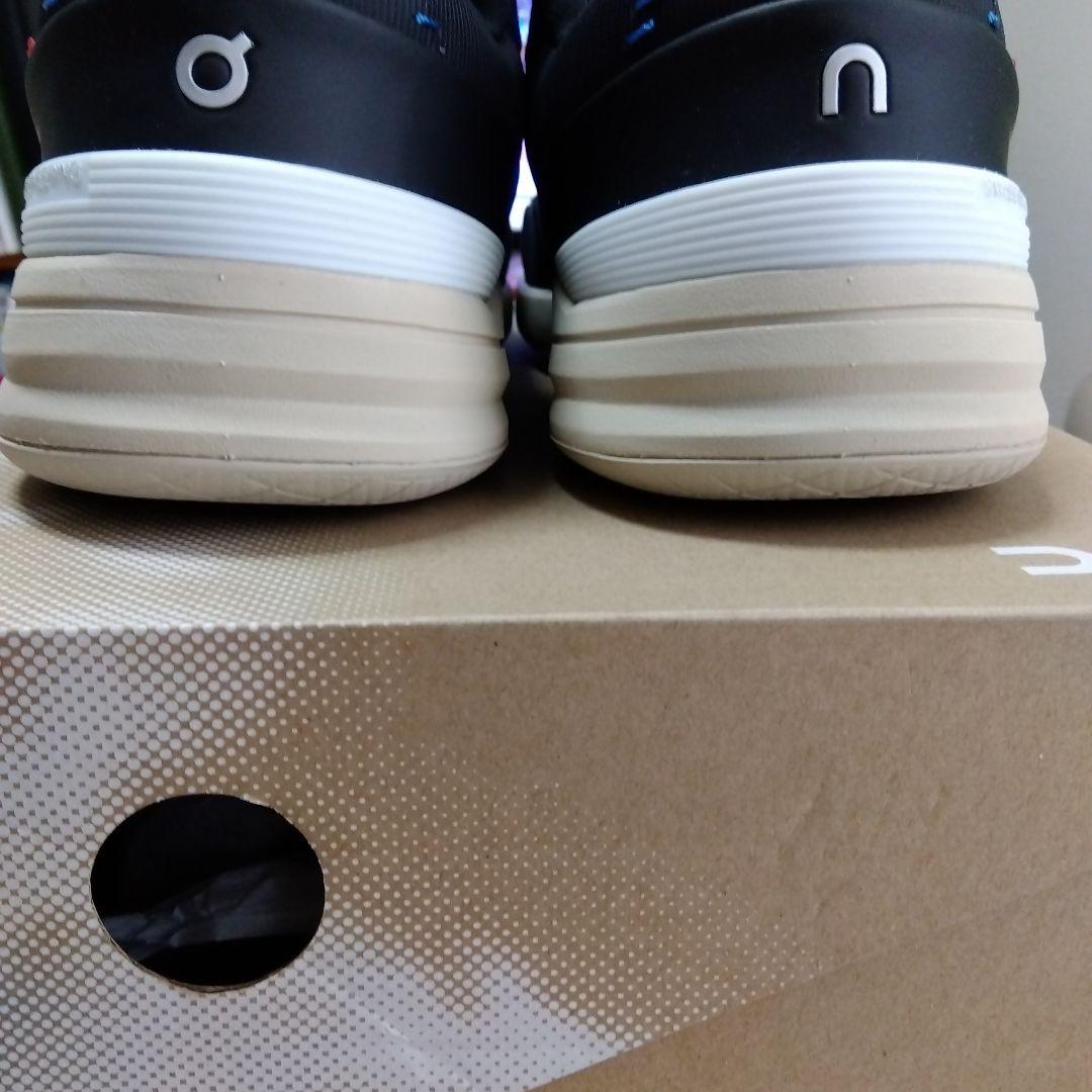 On THE ROGER Pro　27センチ新品