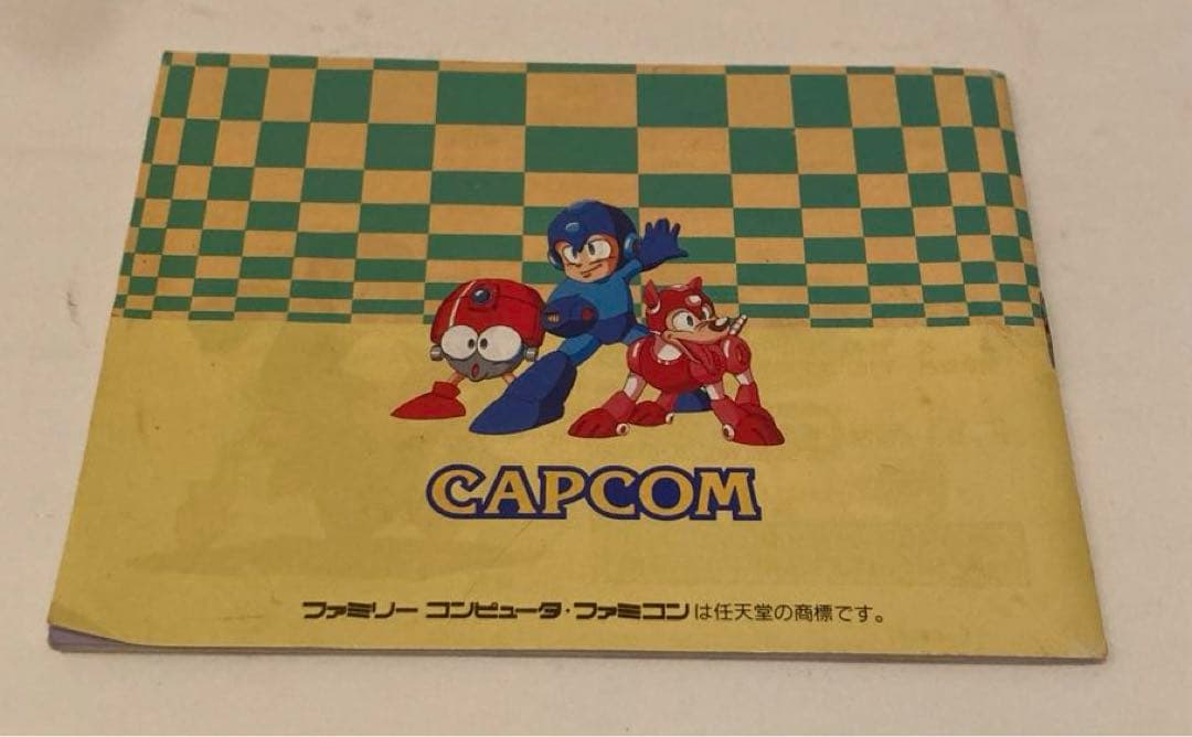 ロックマン4 新たなる野望！！　ファミコンソフト　箱.説明書付