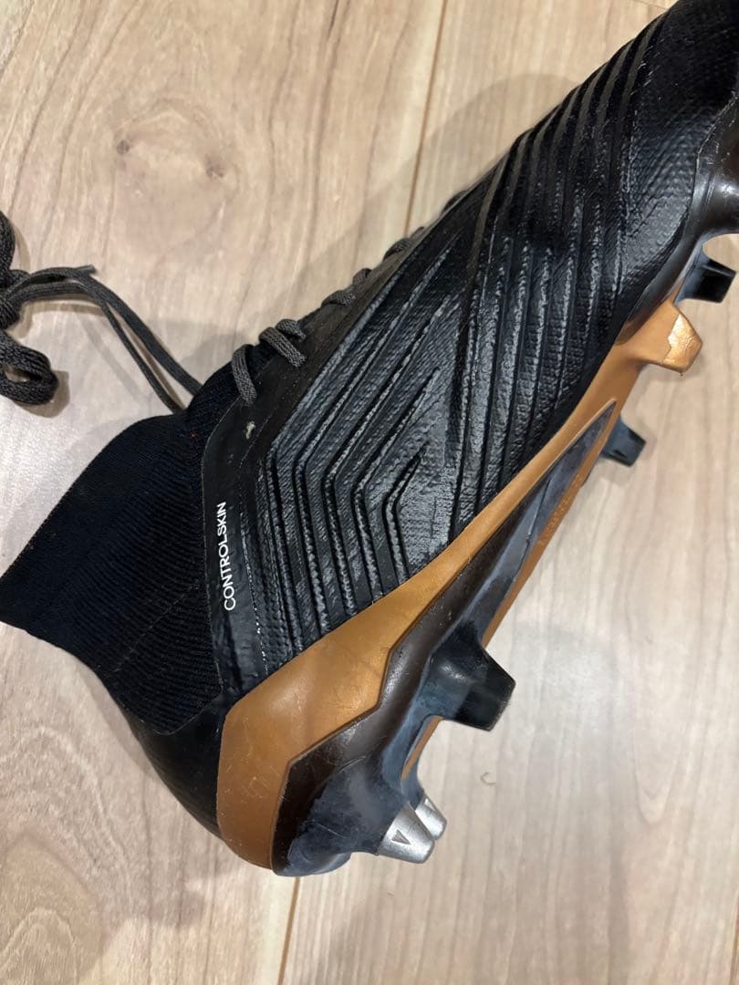 美品　プレデター　18.1 SG adidas 　サッカー取替式スパイク　27