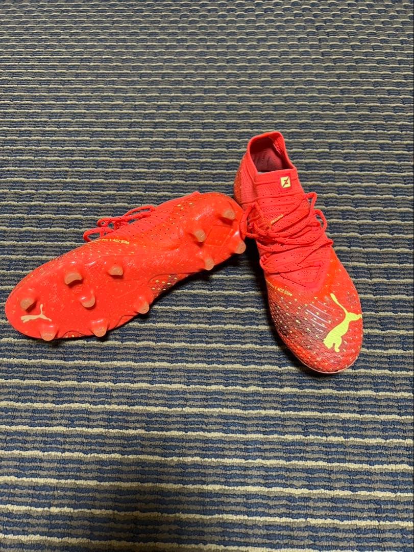 Puma サッカーシューズ レッド スパイク付き