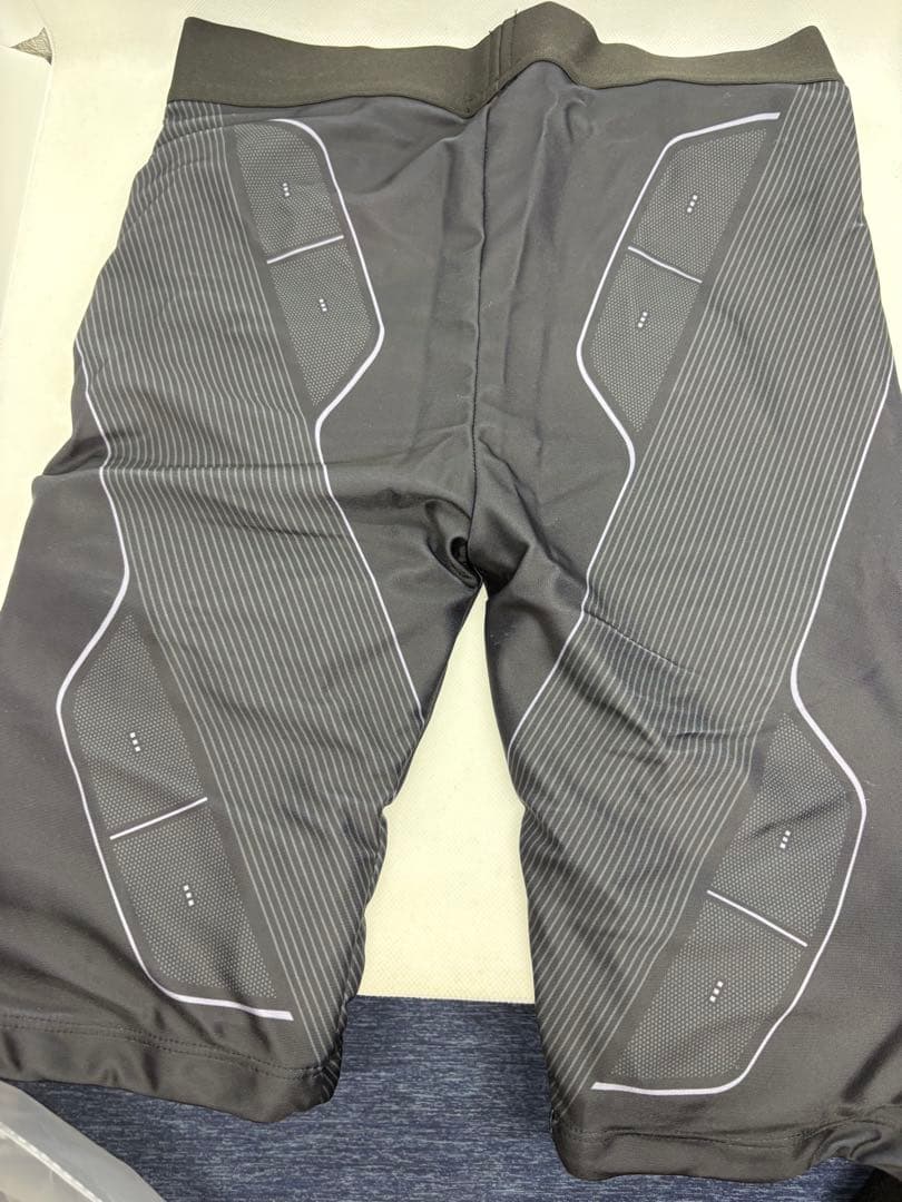 【三連休限定セール】【美品】SIXPAD パワースーツ ヒップ＆レッグ M