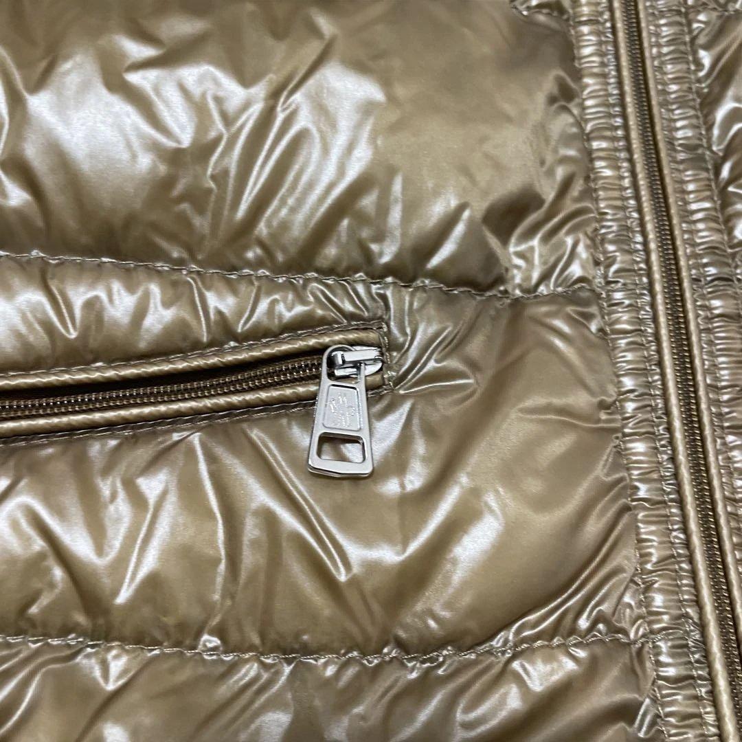 MONCLER メンズ　ベージュ ダウンベスト