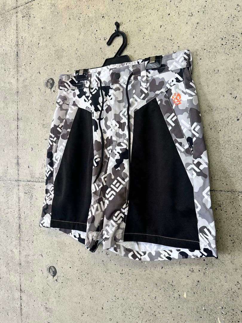 【新品未使用】サイズ5 メンズ ハーフパンツ ラッセルノ 2666