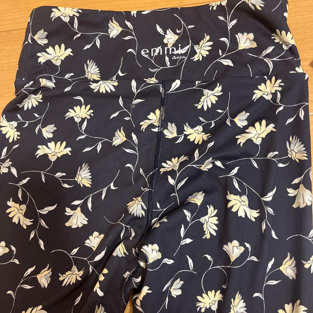 emmi yoga セットアップ　ヨガウェア　レディース　おしゃれ