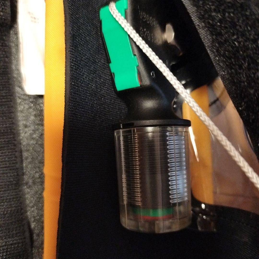 自動膨張式救命胴衣ライフジャケット