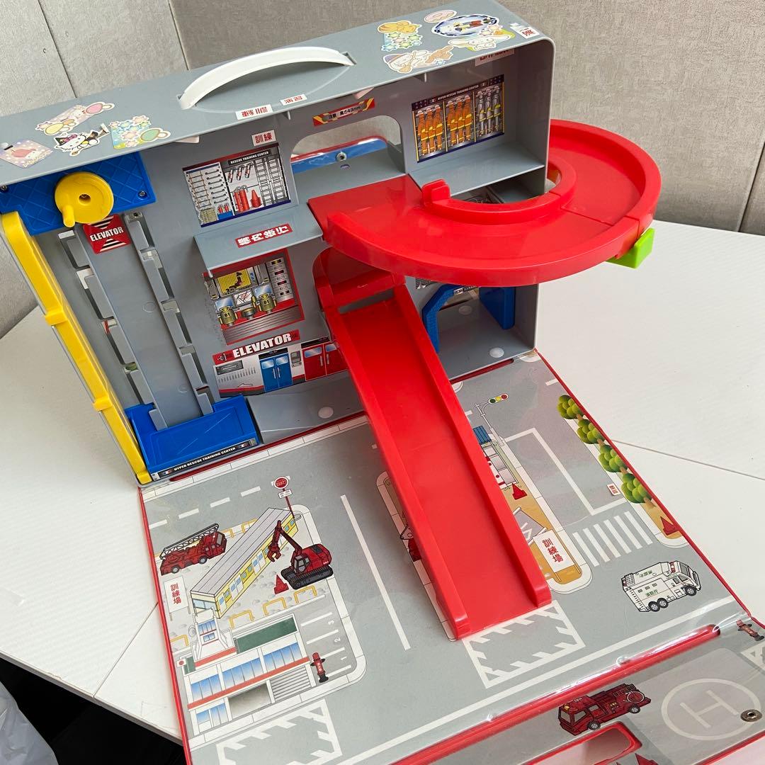 トミカ　ハイパーレスキュー おかたづけボックス　ミニカー150台