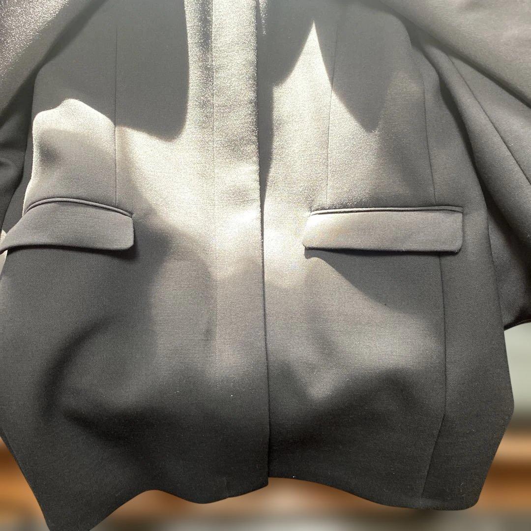 ポールカ　黒ケープ付きコート　42サイズ