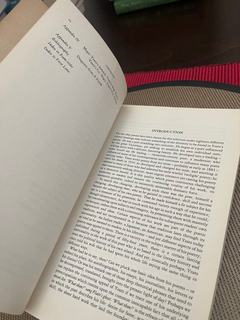 洋書 Poems of W. B. Yeats A New Selection